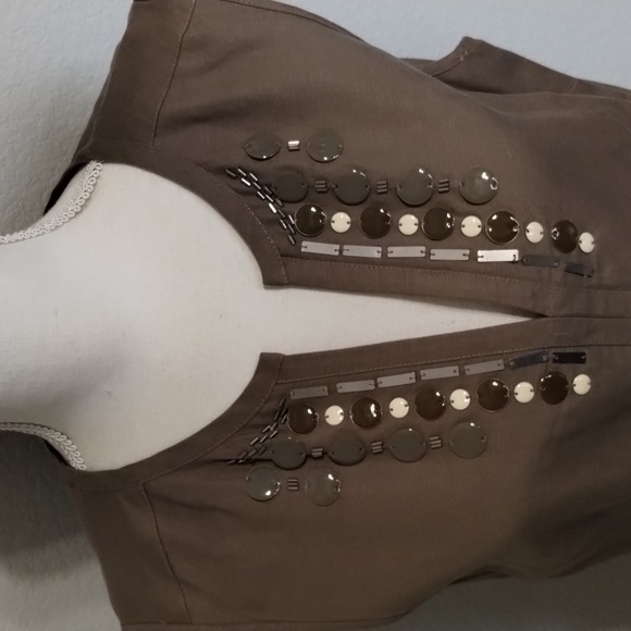 Tahari Arthur S. Levine Beige Shift Dress with Embellishments Size 10 - Picture 4 of 15